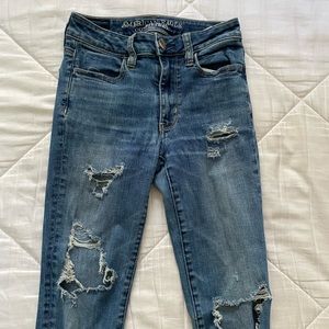 🦕American Eagle Ripped Jeans🦕